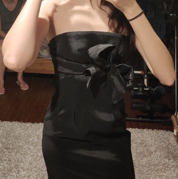 Little black dress (shimmery, midi, strapless) - Picture 7 of 9